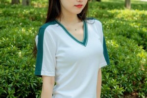 清纯少女的日常：校园生活与成长故事