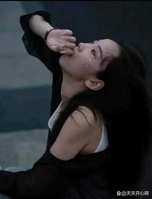 深夜沦陷:暗夜中的情感漩涡